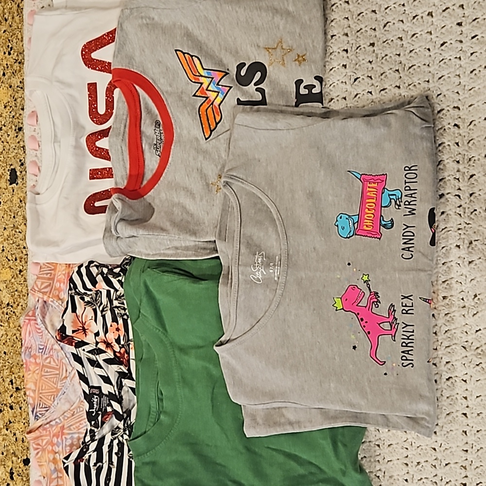 Girls short sleeve tops. Sz 7/8 BUNDLED (6pcs)